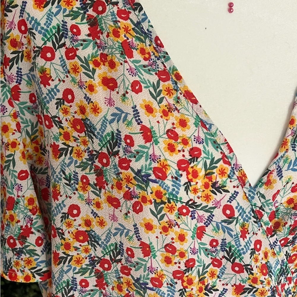 Labeled xl fits like an L floral print wrap dress